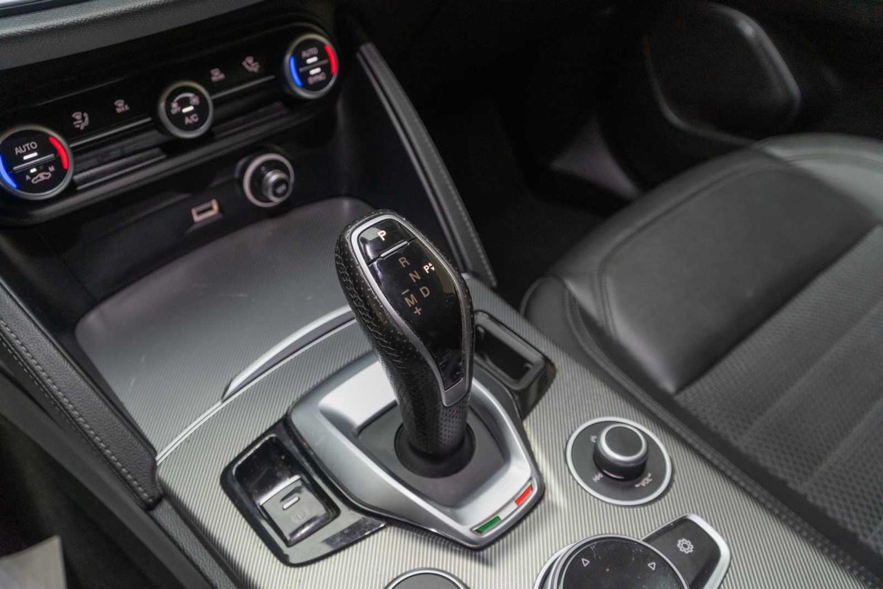 Alfa Romeo Stelvio 2.2 Diésel 140kW (190CV) Sprint+ Q4  - Foto 14