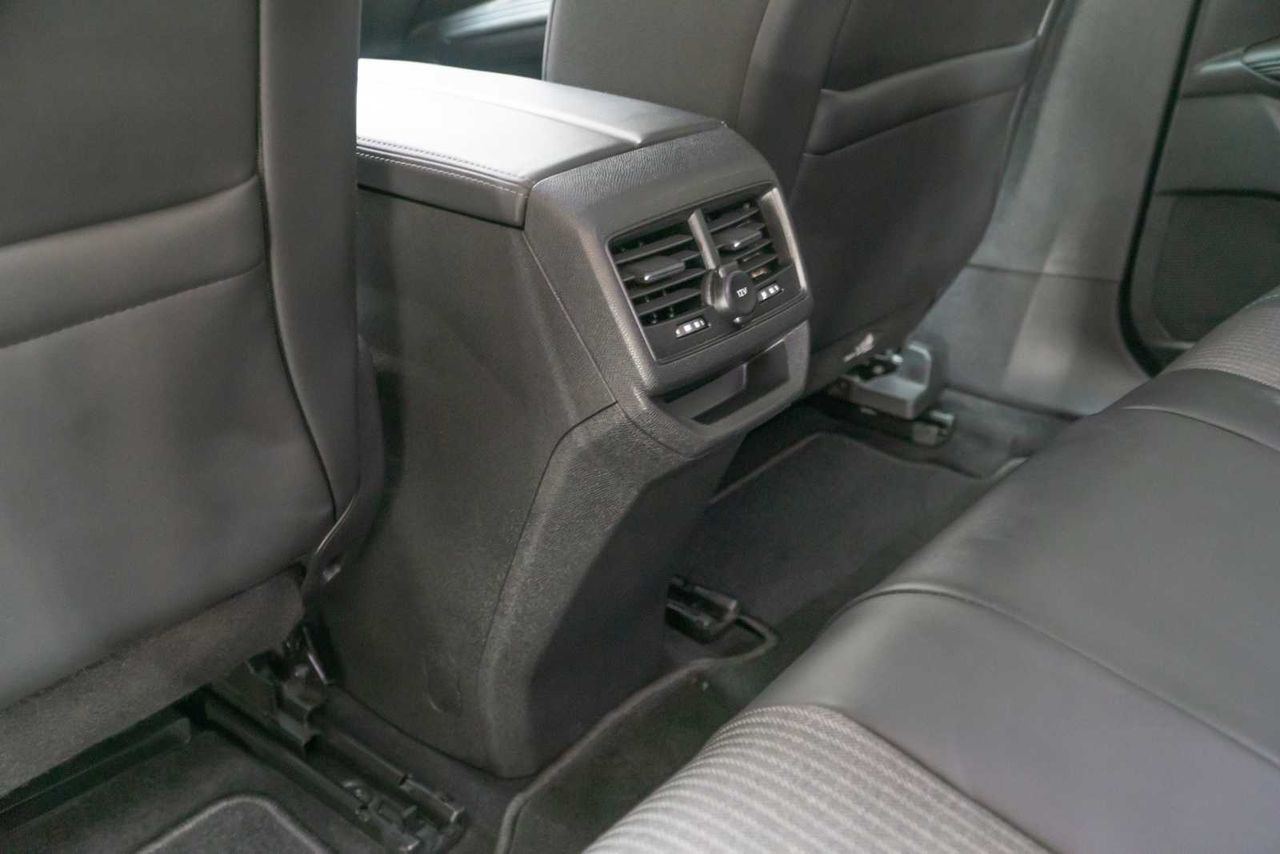 Peugeot 3008 1.5 BlueHDi 96kW (130CV) S&S Allure  - Foto 20