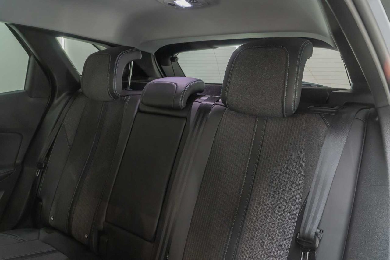 Peugeot 3008 1.5 BlueHDi 96kW (130CV) S&S Allure  - Foto 19