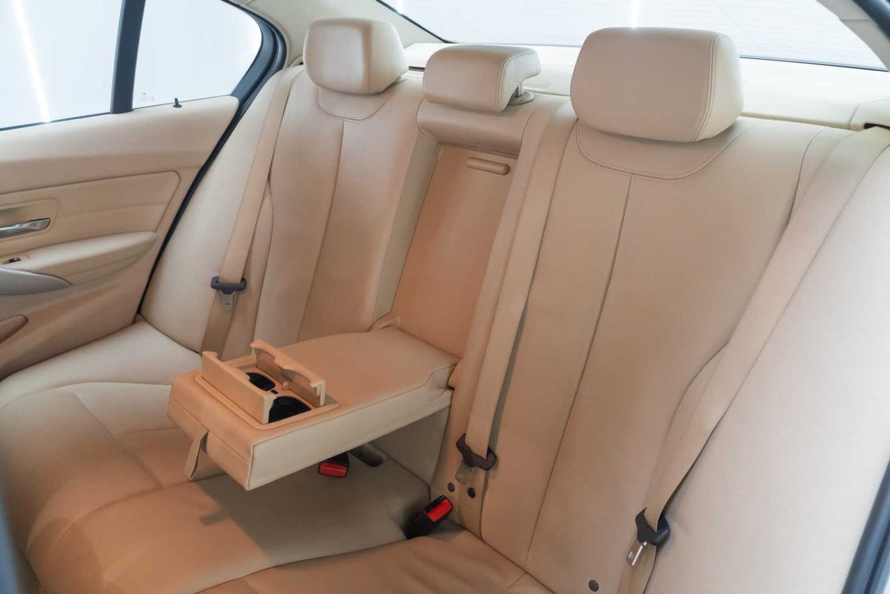 BMW Serie 3 318d - Foto 21