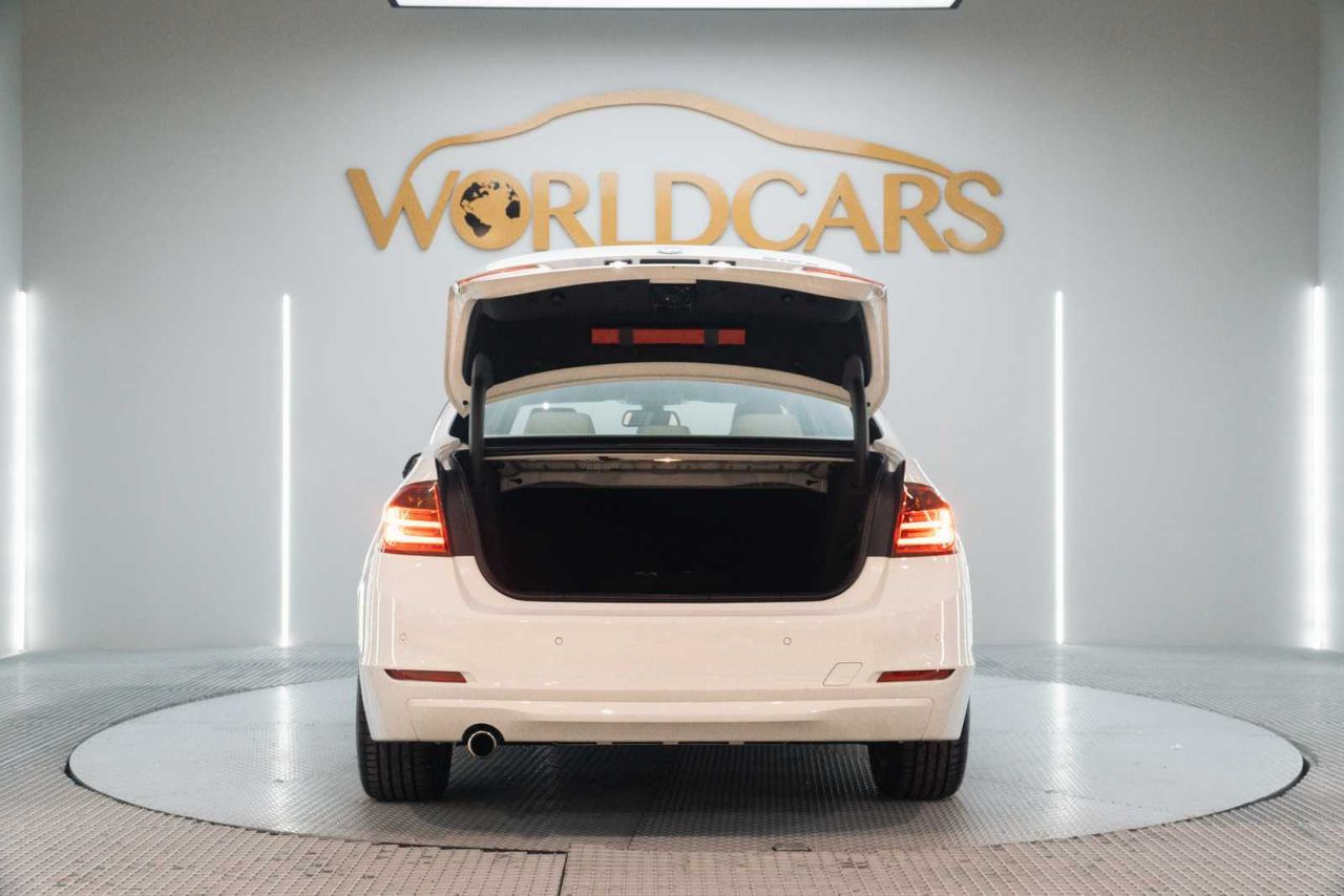 BMW Serie 3 318d - Foto 8