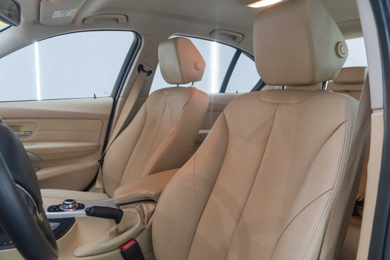 BMW Serie 3 318d - Foto 20