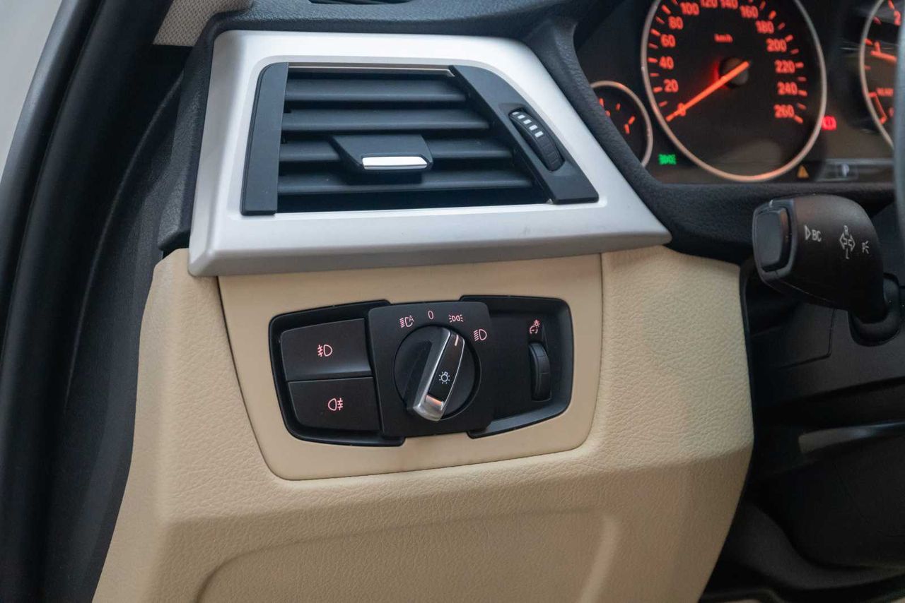 BMW Serie 3 318d - Foto 15