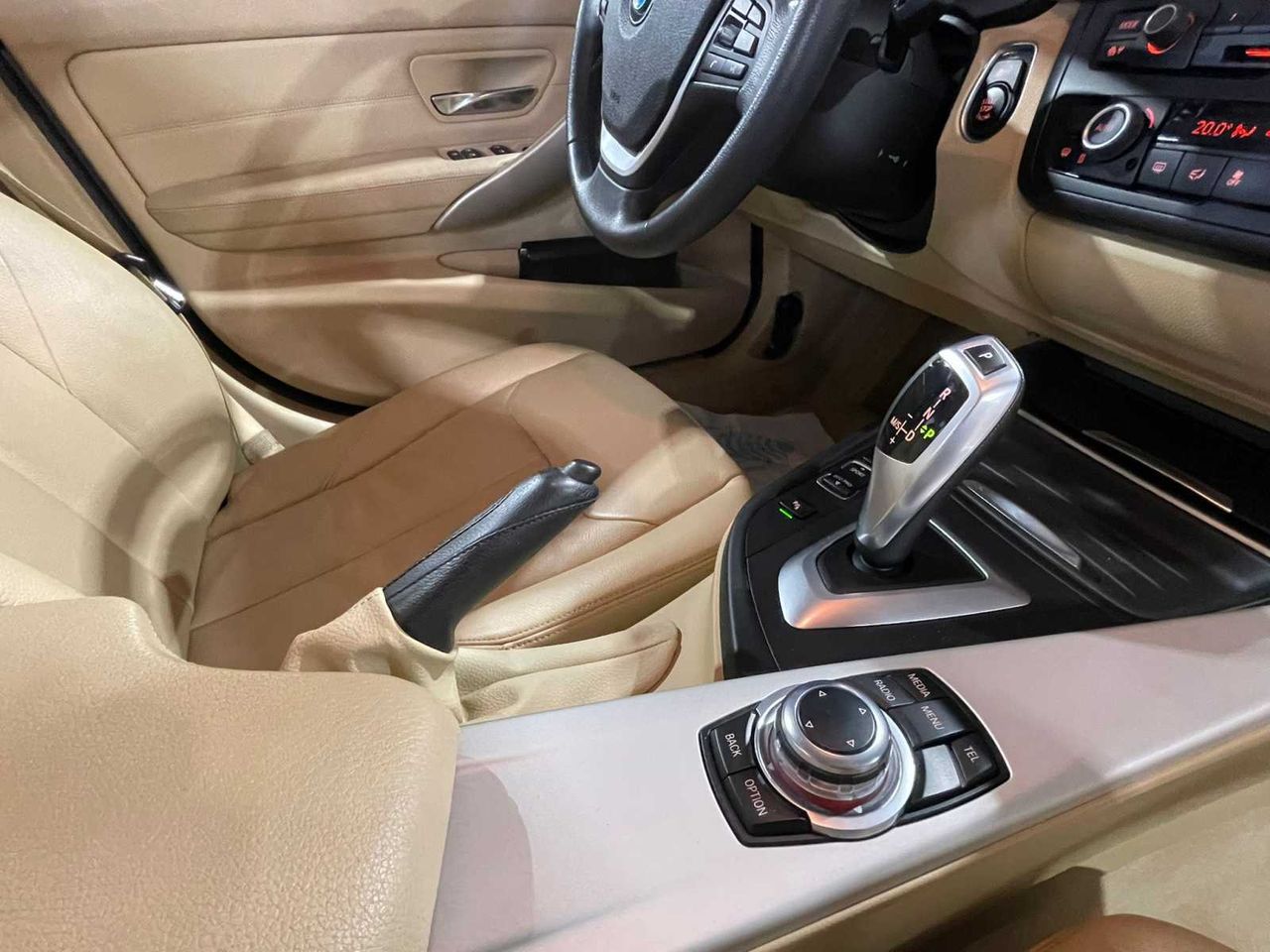 BMW Serie 3 318d - Foto 8