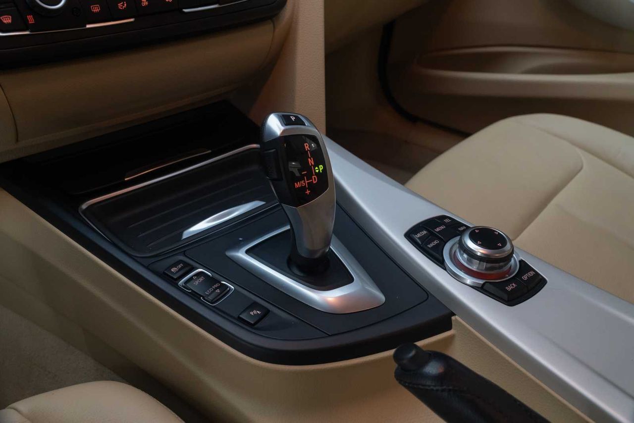 BMW Serie 3 318d - Foto 18