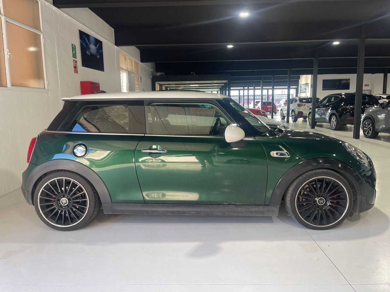 MINI MINI COOPER SD 5 PUERTAS - Foto 4