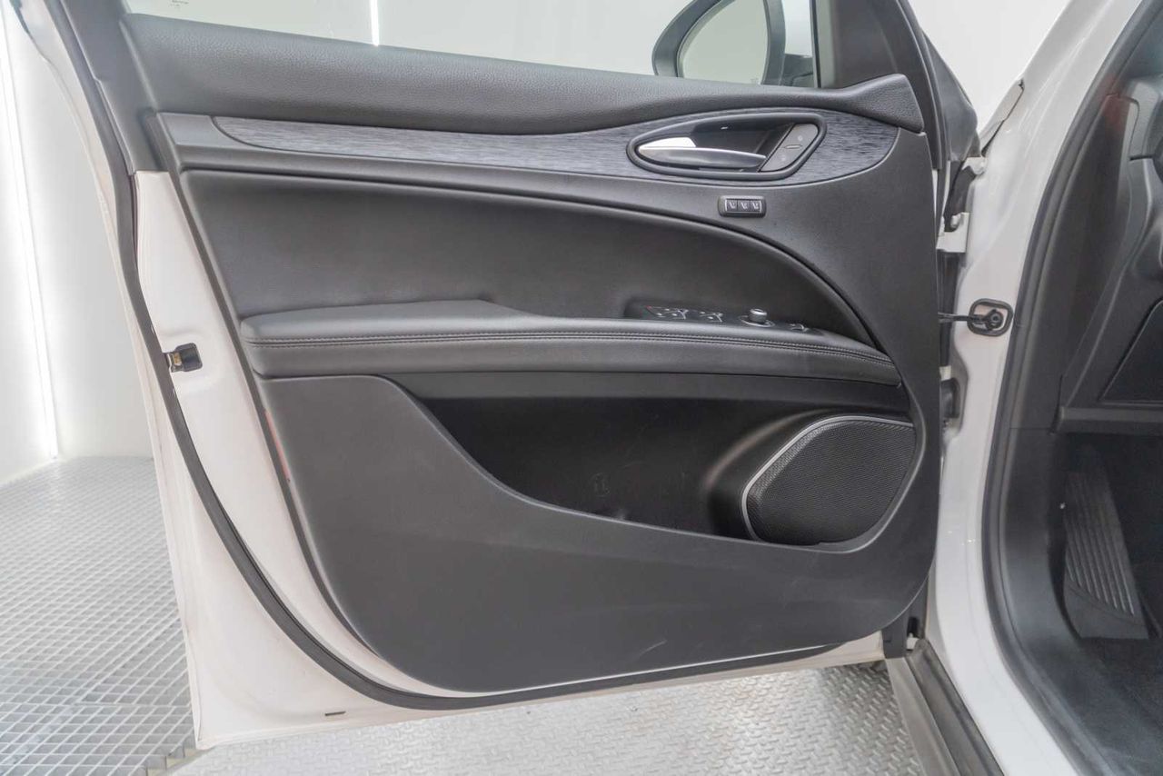 Alfa Romeo Stelvio 2.2 Diésel 154kW (210CV) Executive Q4  - Foto 20