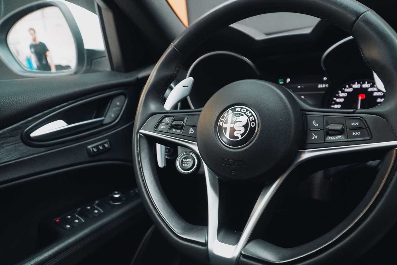 Alfa Romeo Stelvio 2.2 Diésel 154kW (210CV) Executive Q4  - Foto 12
