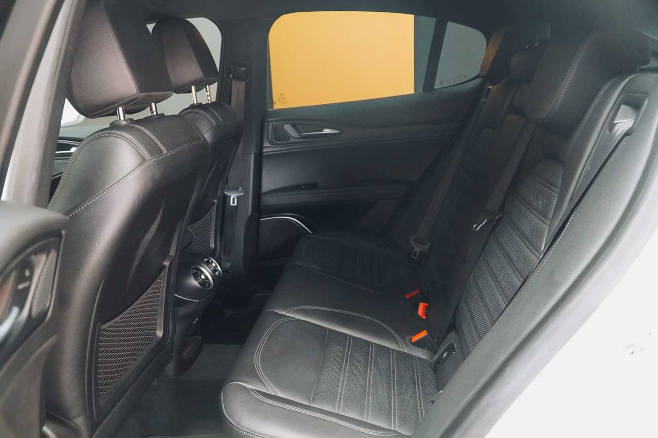 Alfa Romeo Stelvio 2.2 Diésel 154kW (210CV) Executive Q4  - Foto 20