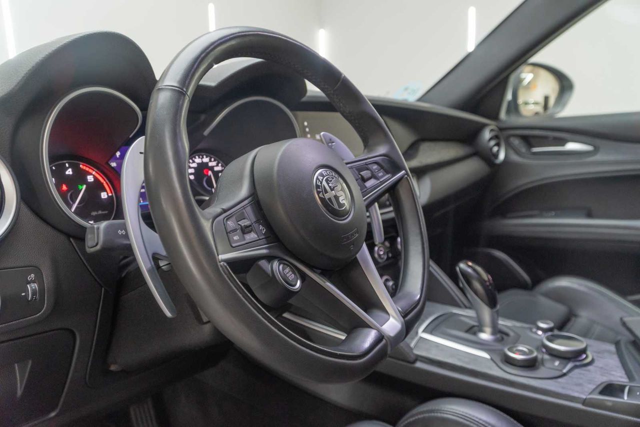 Alfa Romeo Stelvio 2.2 Diésel 154kW (210CV) Executive Q4  - Foto 13