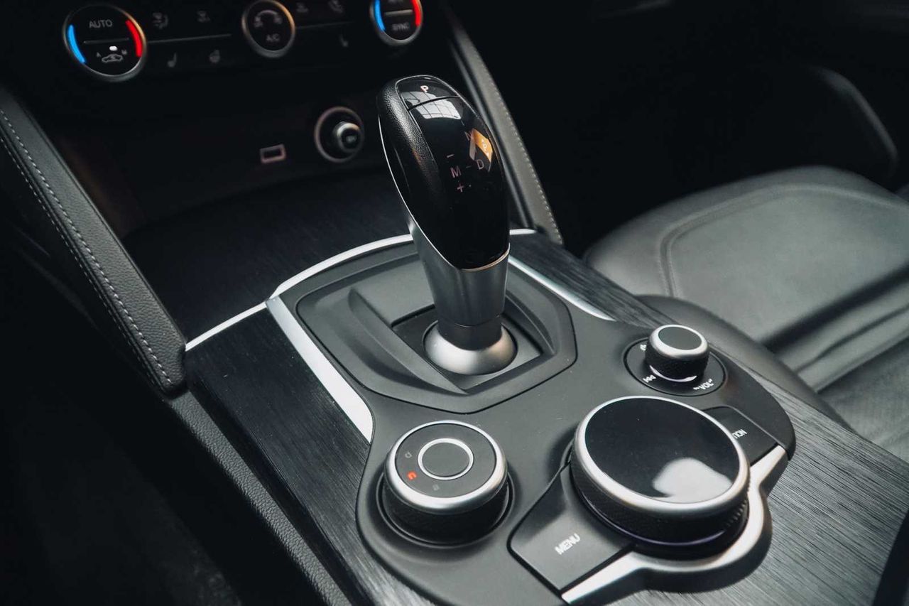 Alfa Romeo Stelvio 2.2 Diésel 154kW (210CV) Executive Q4  - Foto 14