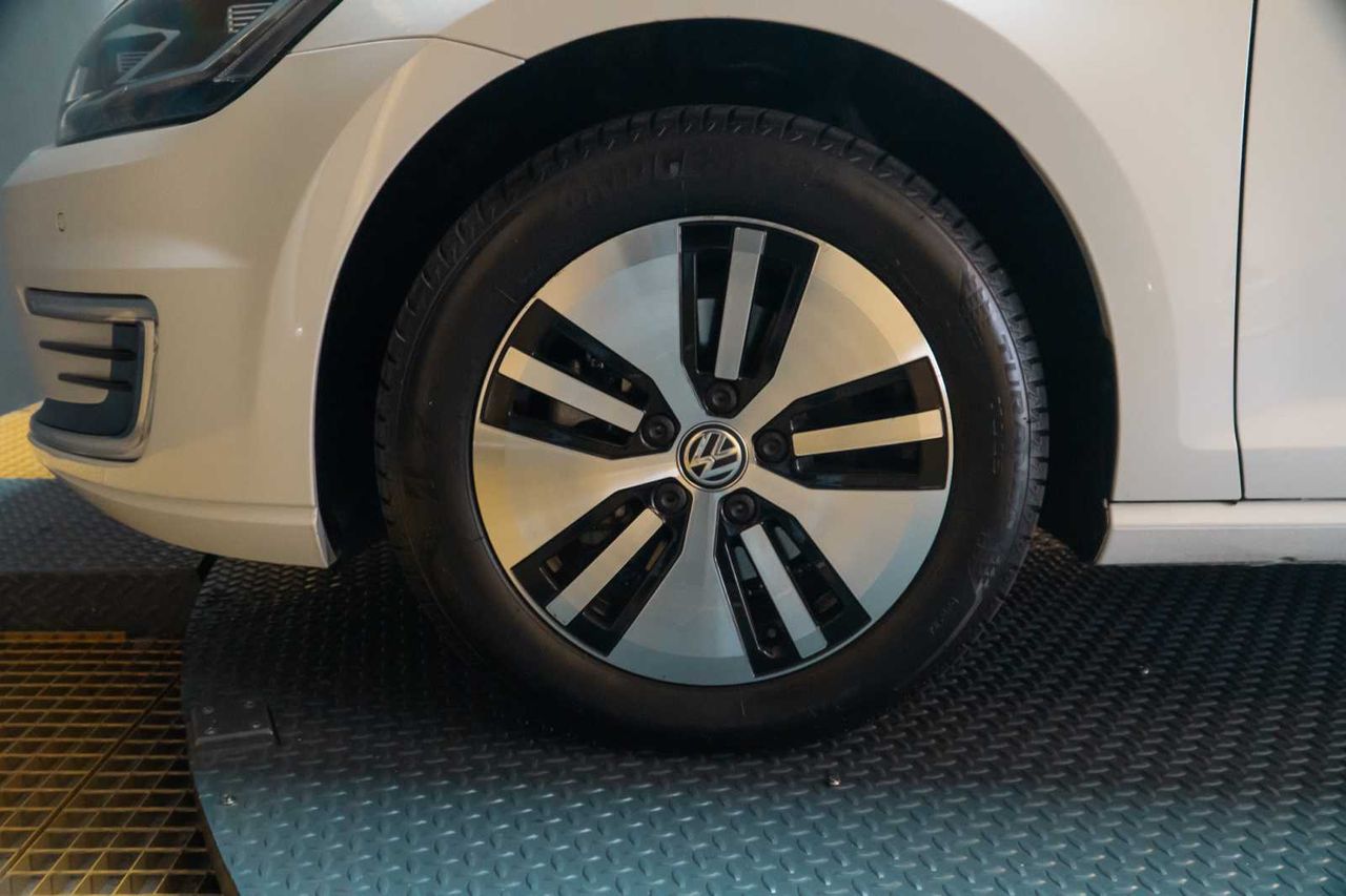 Volkswagen Golf e-Golf ePower 100 kW (136CV) - Foto 14
