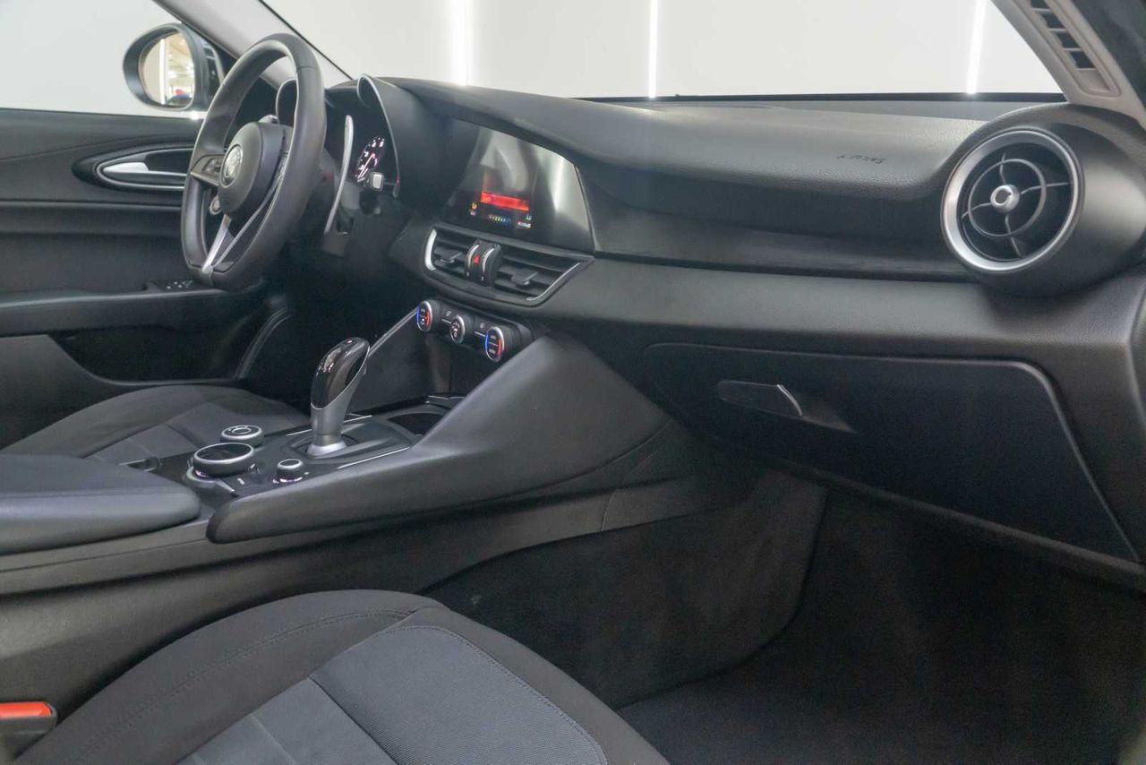 Alfa Romeo Giulia 2.0 Gasolina 147kW (200CV) Giulia AT - Foto 24