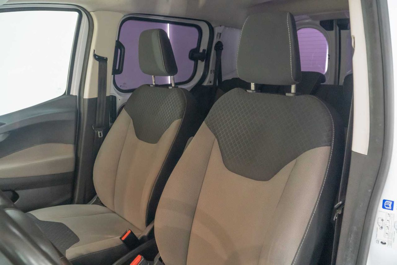 Ford Transit Courier    74kw  - Foto 18
