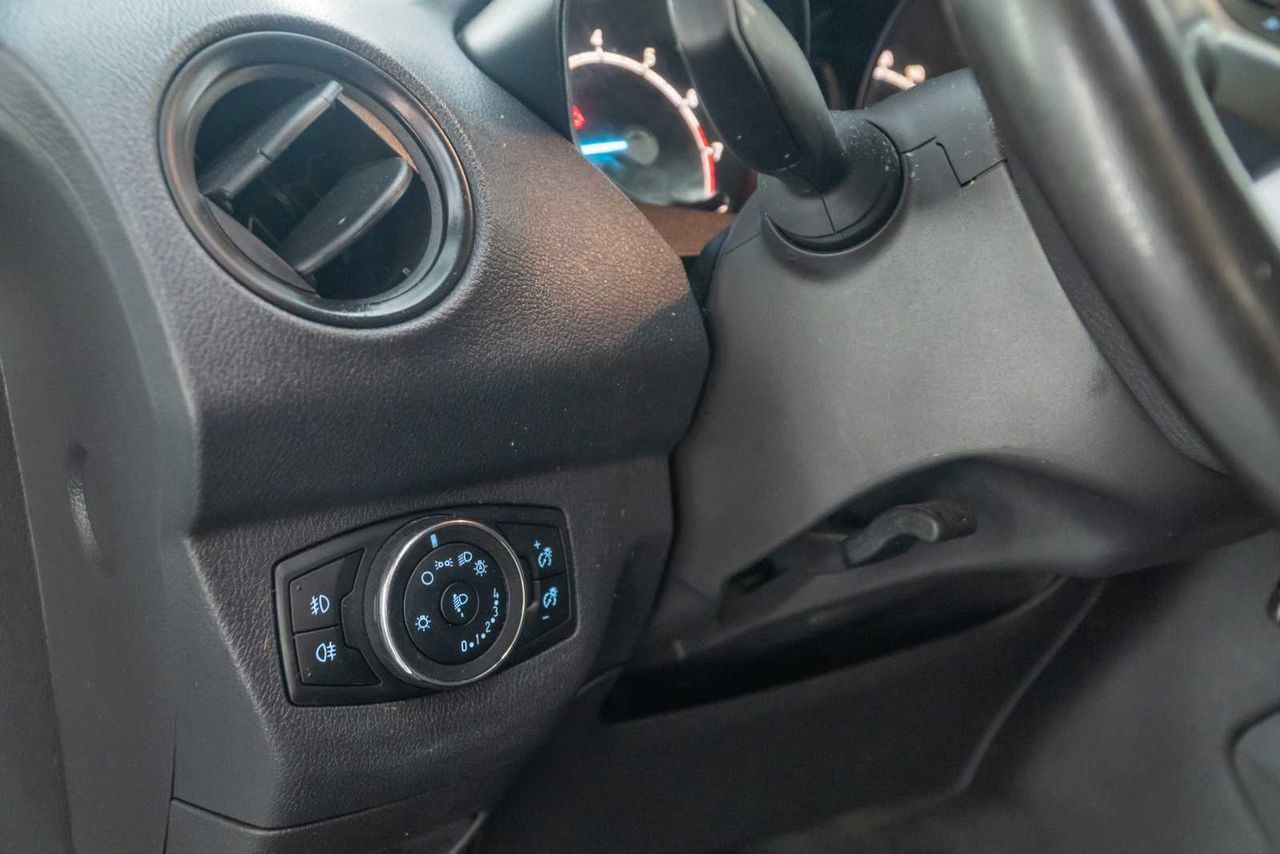 Ford Transit Courier    74kw  - Foto 14