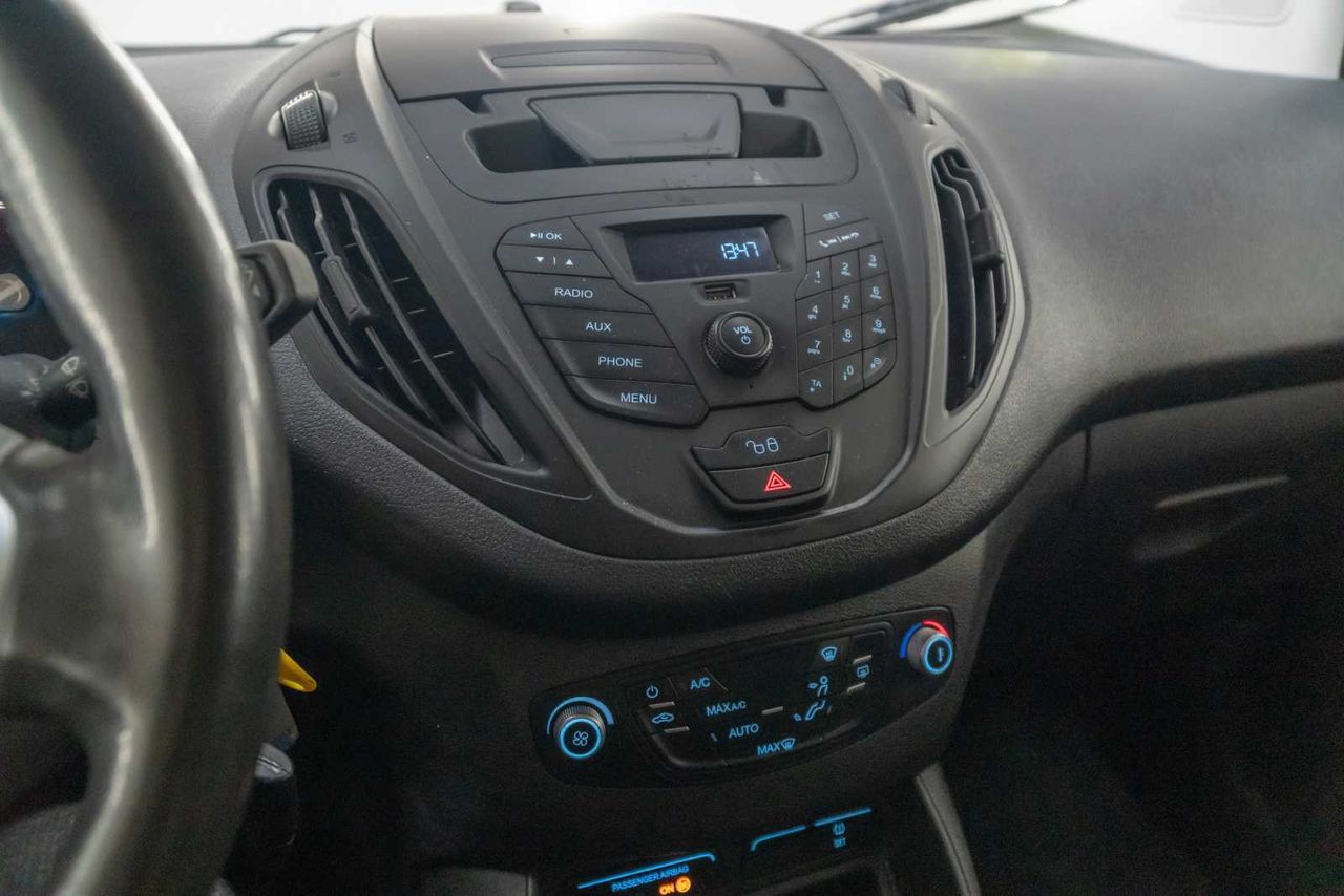 Ford Transit Courier    74kw  - Foto 15