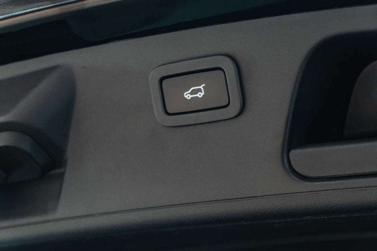 Jaguar E-Pace 2.0D 110kW R-Dynamic  - Foto 11