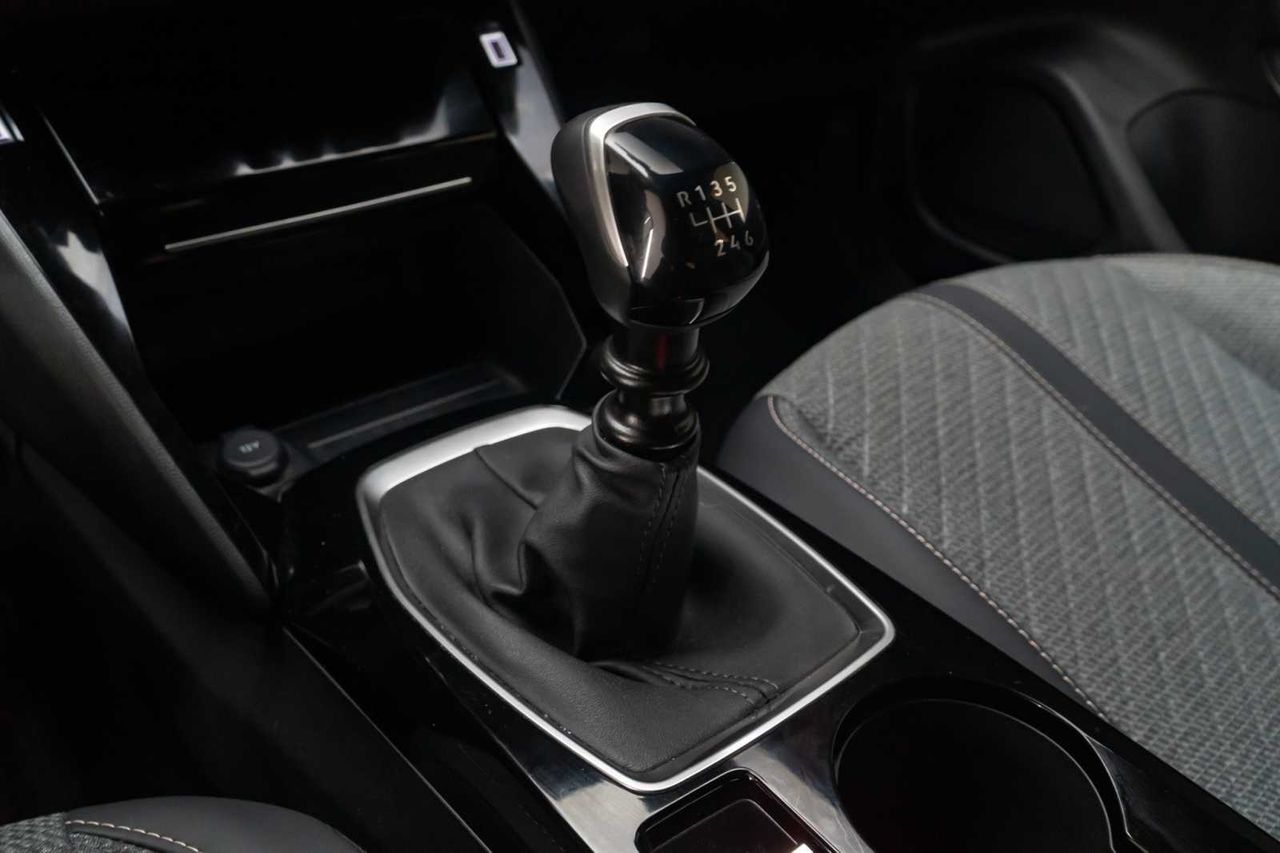 Peugeot 2008 Allure Gasolina 100 S&S 6 Vel. MAN - Foto 16