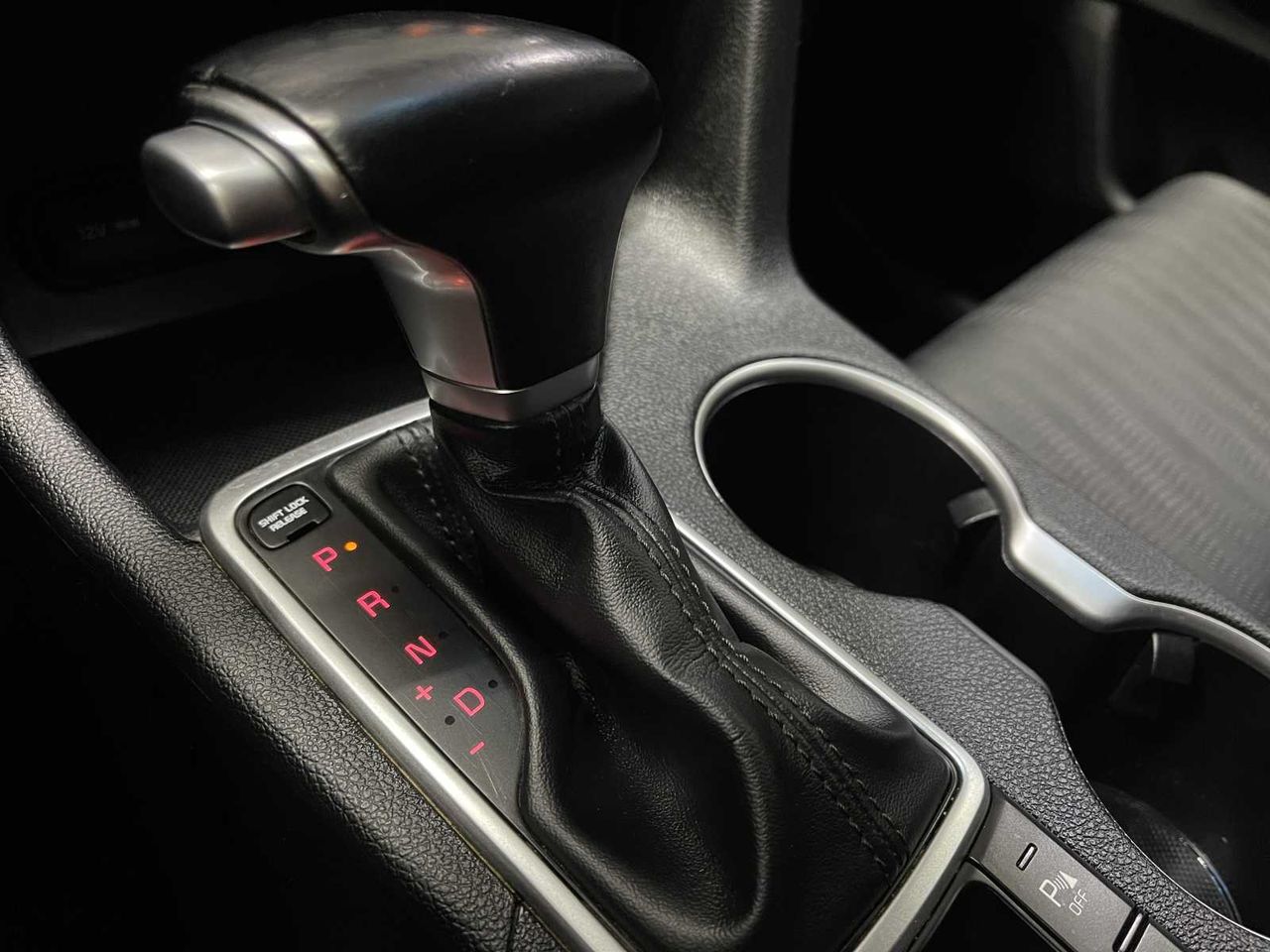 Kia Sportage 1.6 CRDi 100kW (136CV) Business DCT 4x2  - Foto 8