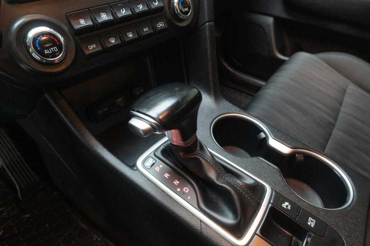 Kia Sportage 1.6 CRDi 100kW (136CV) Business DCT 4x2  - Foto 17