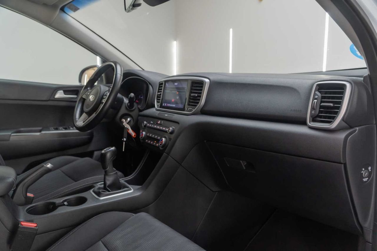 Kia Sportage 1.6 MHEV Business 100kW (136CV) 4x2  - Foto 23