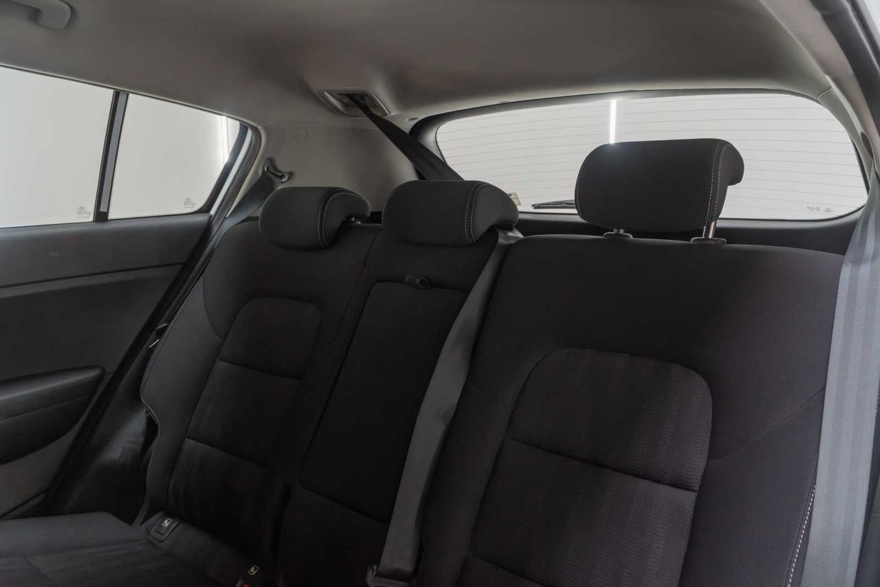 Kia Sportage 1.6 MHEV Business 100kW (136CV) 4x2  - Foto 19