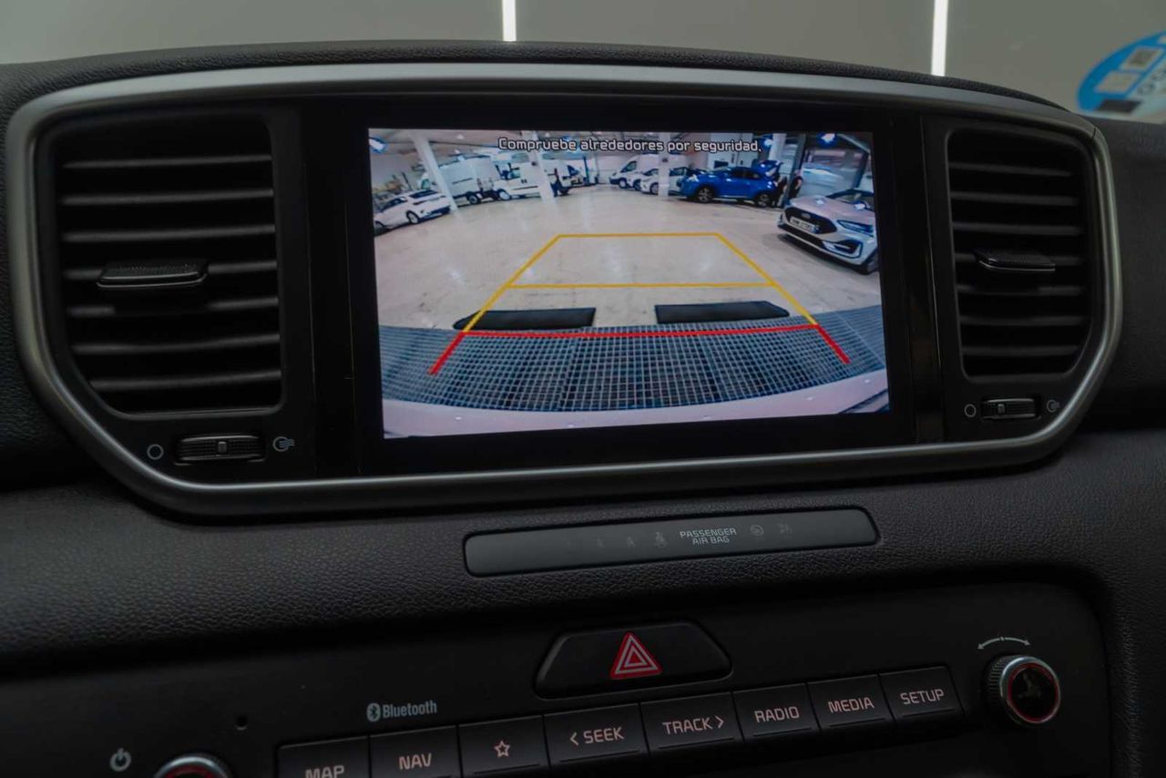 Kia Sportage 1.6 MHEV Business 100kW (136CV) 4x2  - Foto 14