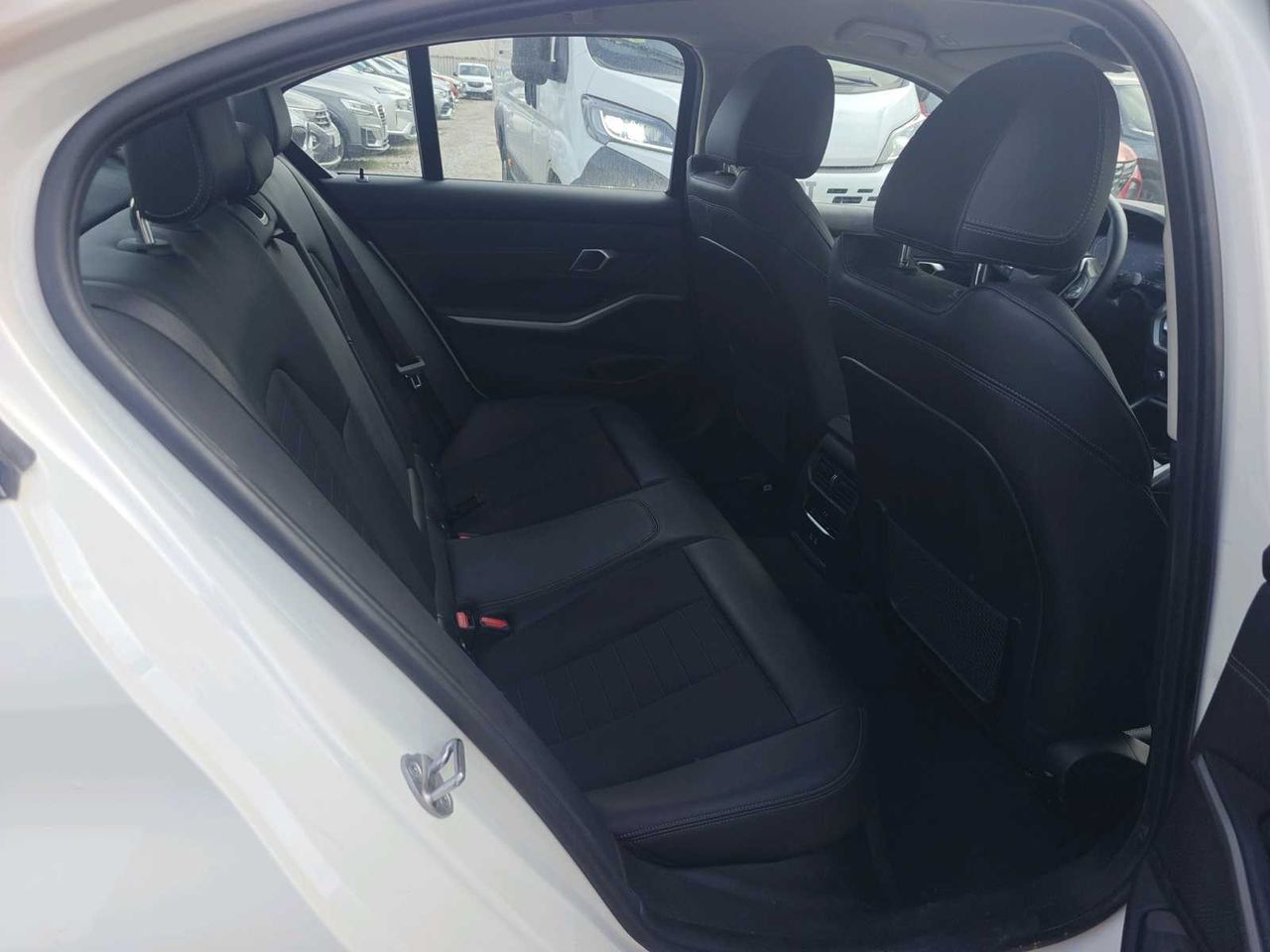 BMW Serie 3 320d Auto. - Foto 9