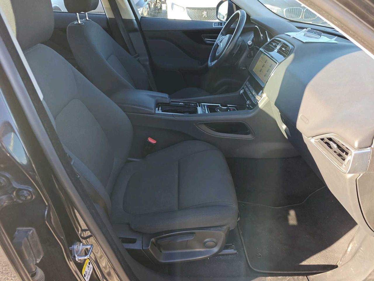 Jaguar F-Pace 2.0L i4D 132kW Pure Auto  - Foto 6