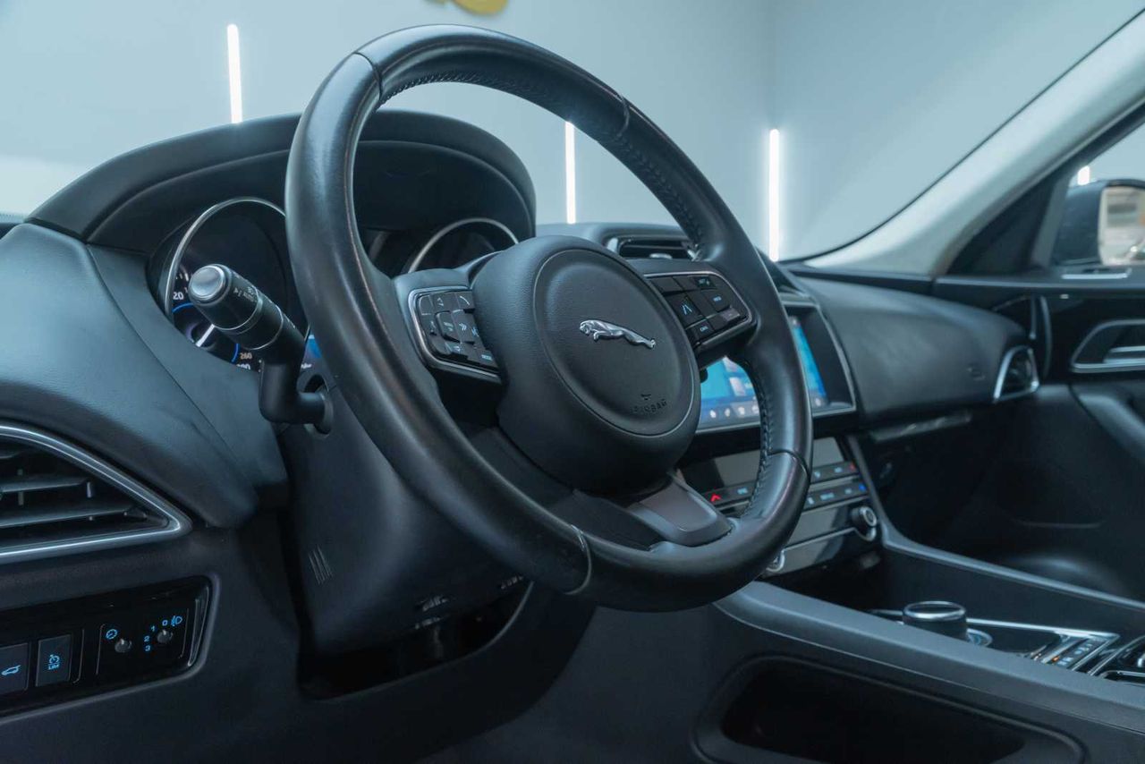 Jaguar F-Pace 2.0L i4D 132kW Pure Auto  - Foto 12