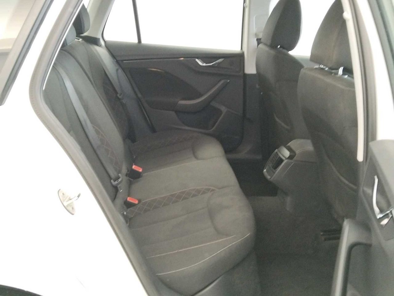 Skoda Kamiq 1.0 TSI 81kW (110CV) DSG Ambition  - Foto 6