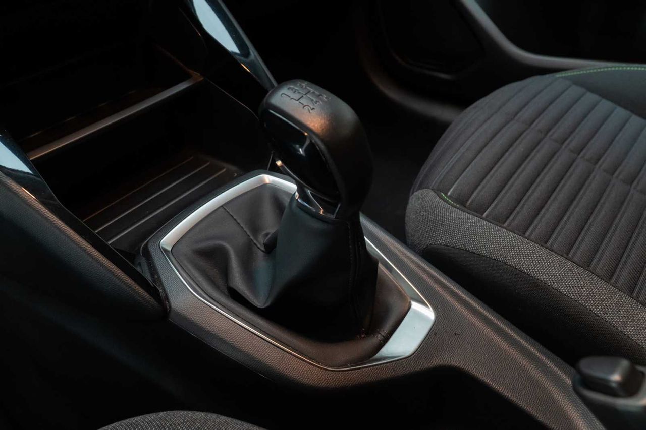 Peugeot 208 Active Puretech 75 - Foto 17