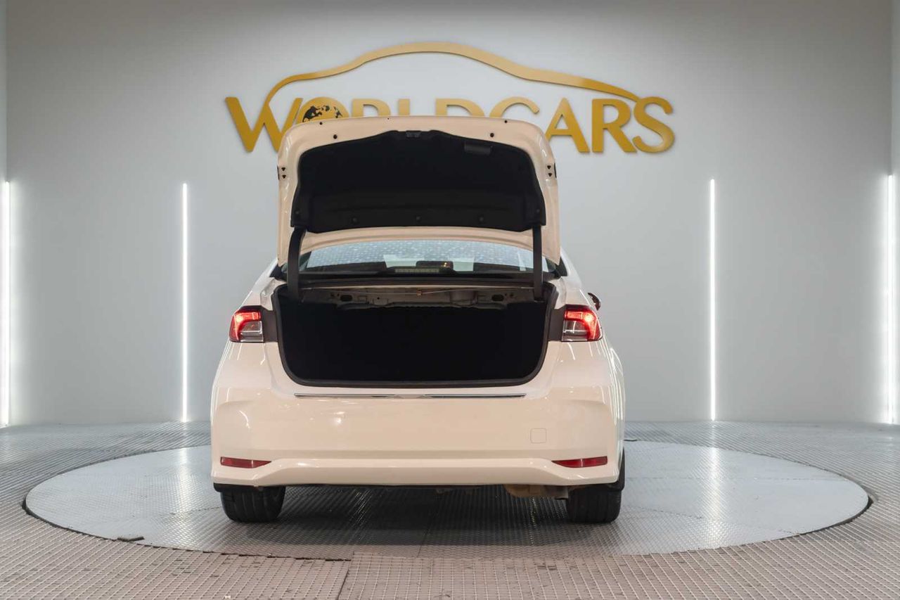 Toyota Corolla  sedán 1.5 active - Foto 8