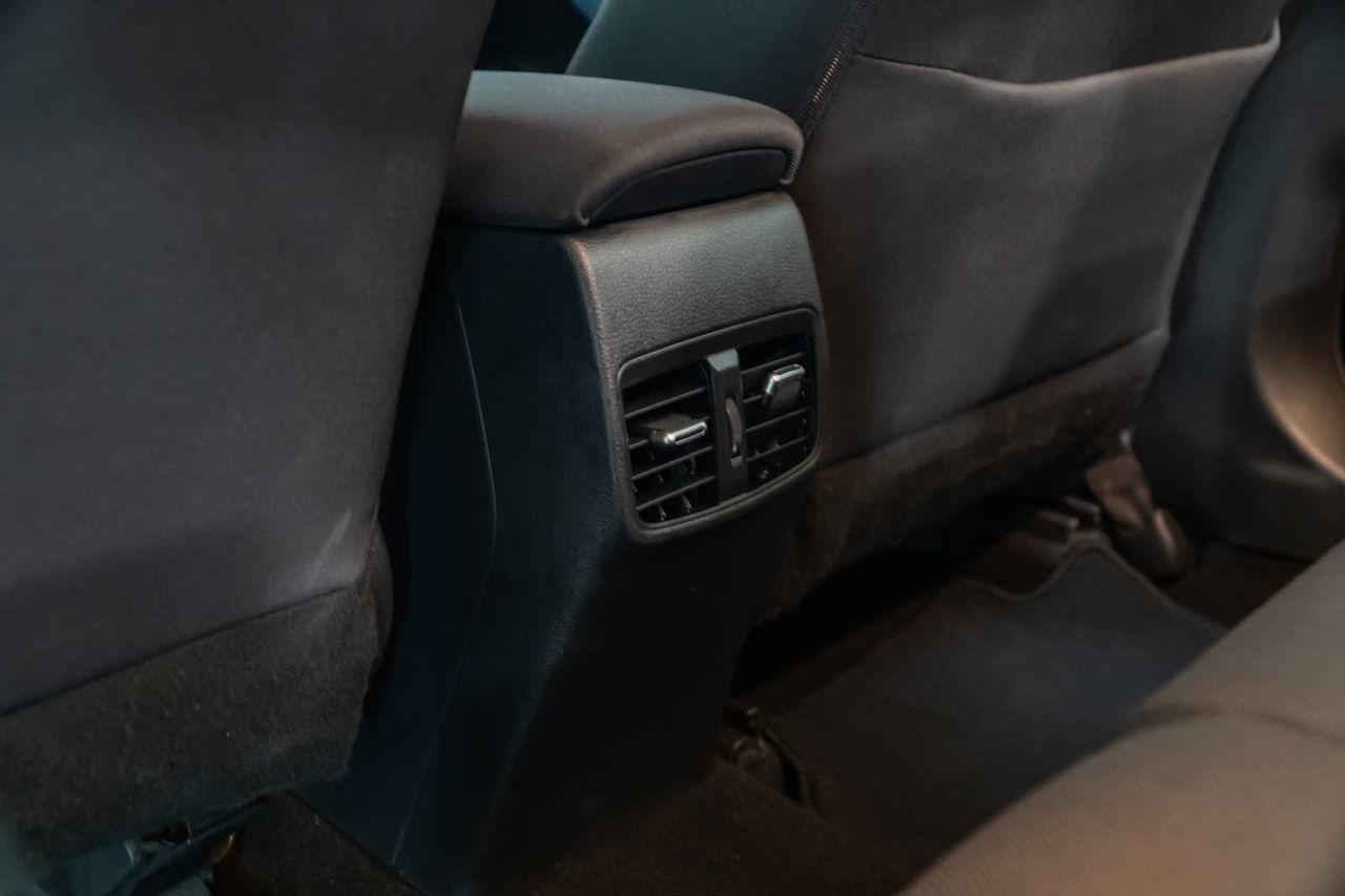 Toyota Corolla  sedán 1.5 active - Foto 24