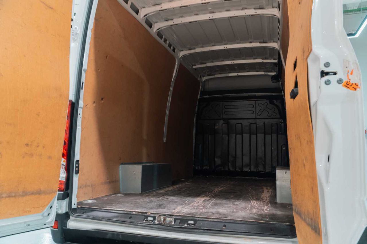 Iveco Daily 2.3 td 35s 14 v 3520l/h2 12 m3 - Foto 11