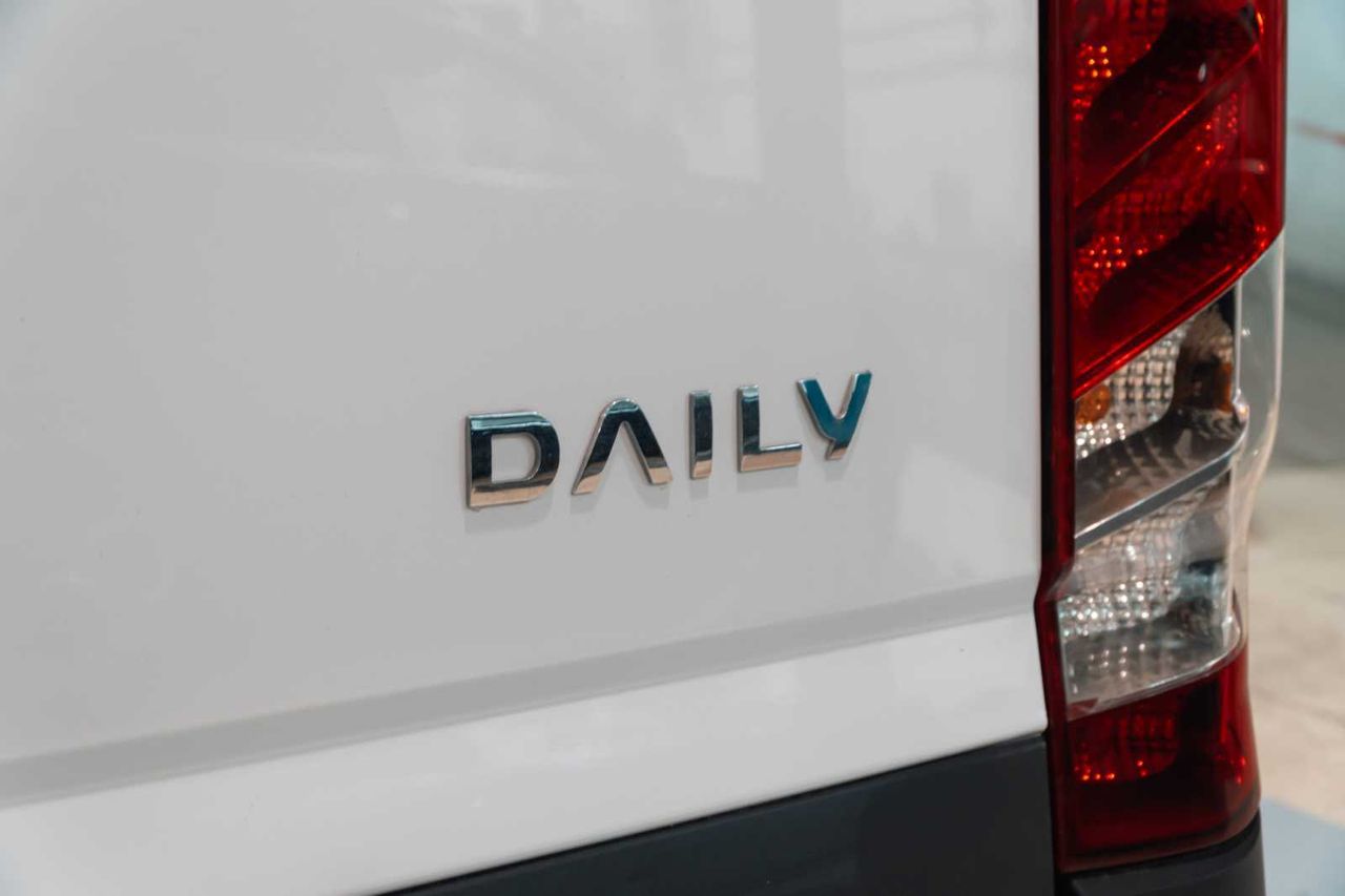 Iveco Daily 2.3 td 35s 14 v 3520l/h2 12 m3 - Foto 9