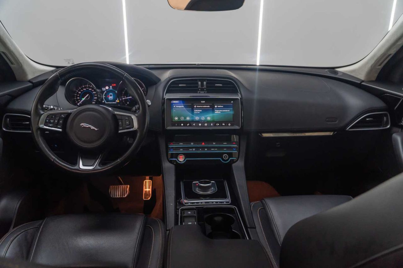 Jaguar F-Pace - Foto 23