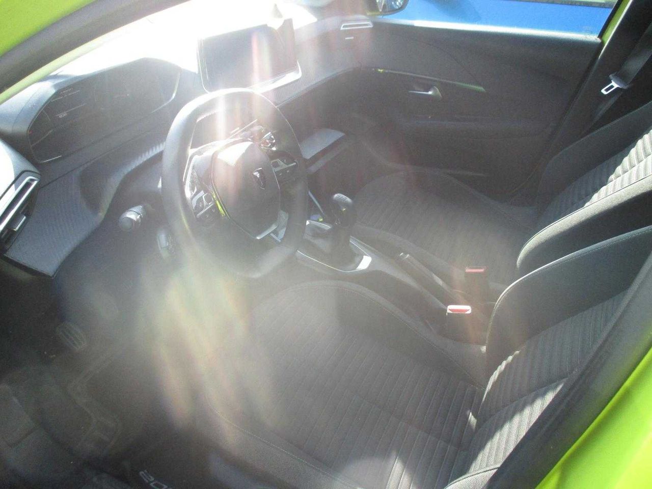 Peugeot 208 Active Puretech 75  - Foto 4