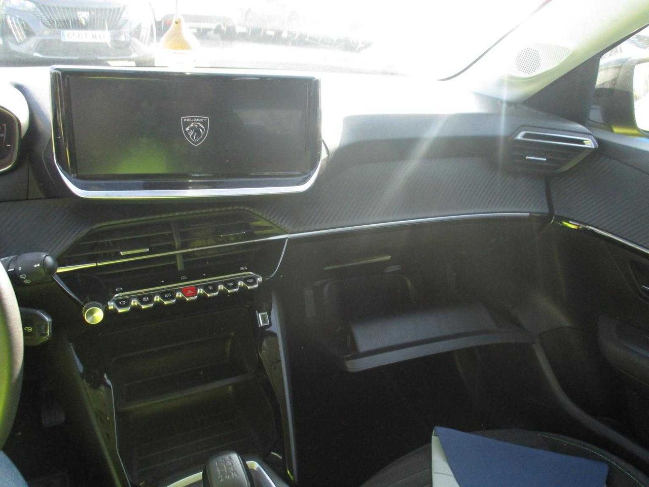 Peugeot 208 Active Puretech 75  - Foto 5