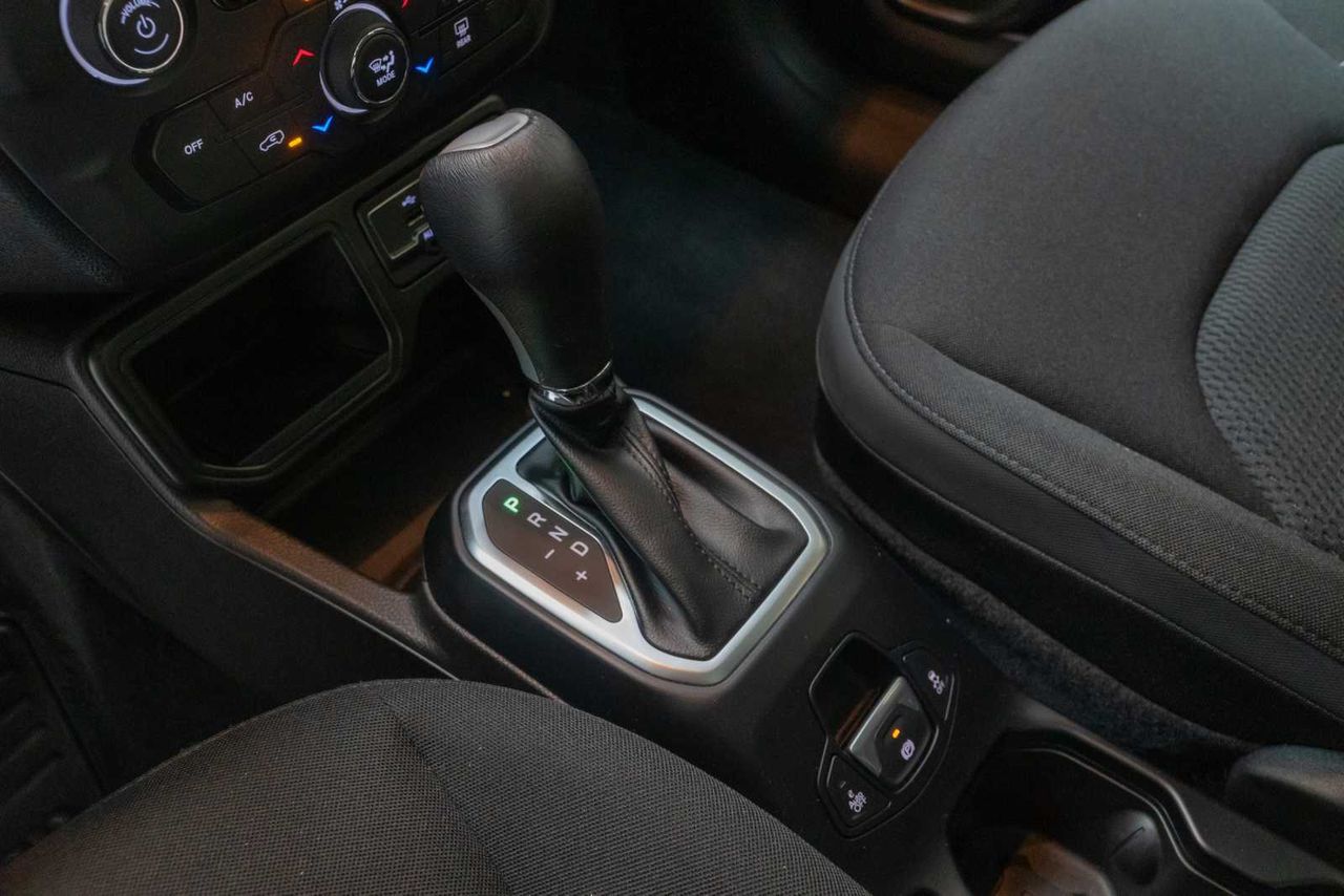 Jeep Renegade eHybrid 1.5 96kW(130CV) Longitude ATX  - Foto 15