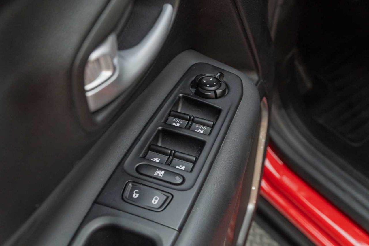 Jeep Renegade eHybrid 1.5 96kW(130CV) Longitude ATX  - Foto 16