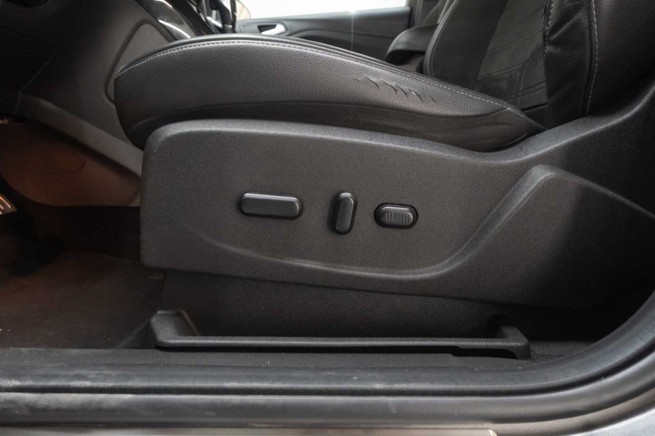 Ford Kuga 2.0 TDCi 110kW 4x4 ASS ST-Line Powers. - Foto 17