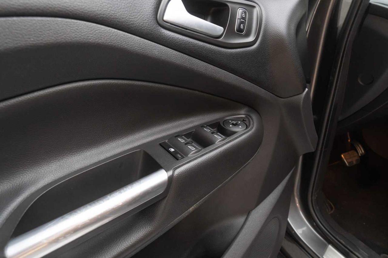 Ford Kuga 2.0 TDCi 110kW 4x4 ASS ST-Line Powers. - Foto 22