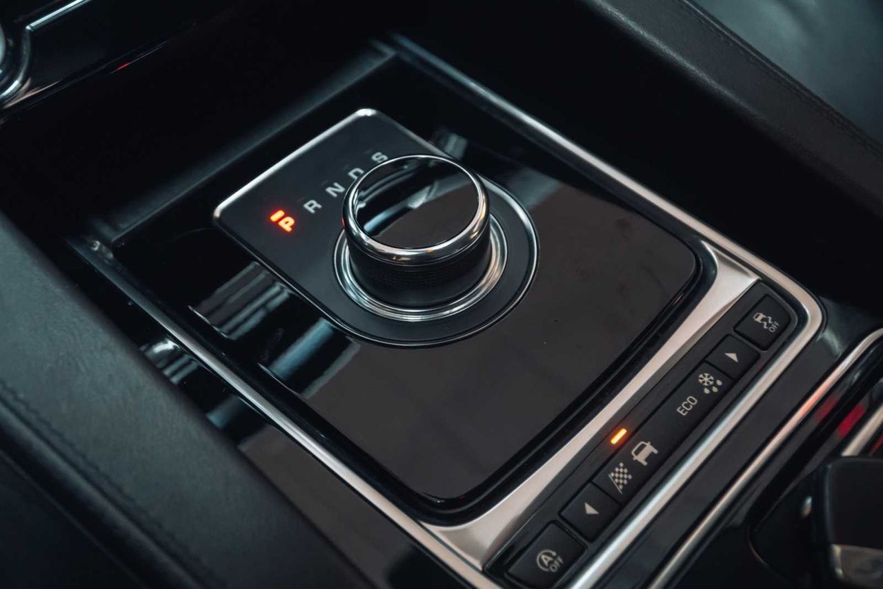 Jaguar F-Pace 2.0L i4D AWD Automático Prestige  - Foto 15