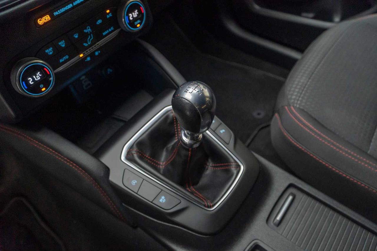 Ford Kuga ST-Line 1.5T EcoBoost 110kW (150CV)  - Foto 14