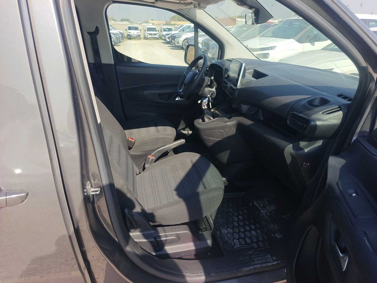 Opel Combo Cargo 1.5 td 75kw (100cv) s/s selective l  - Foto 6