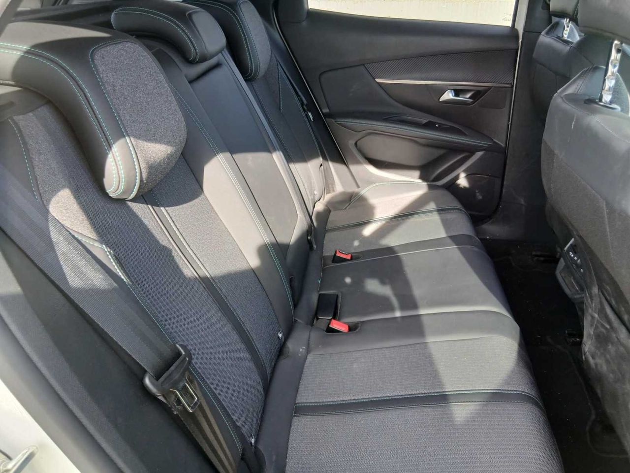 Peugeot 3008 1.5 BlueHDi 96kW S&S Allure Pack EAT8 - Foto 6