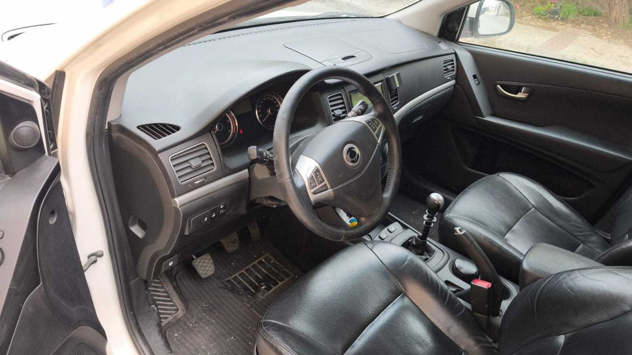 SsangYong Korando D20T Limited Plus GT 4x2  - Foto 5