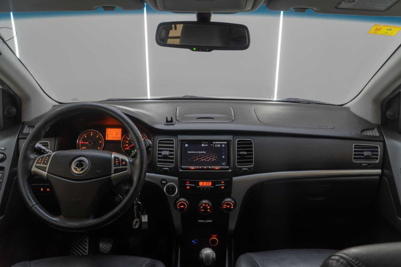 SsangYong Korando D20T Limited Plus GT 4x2  - Foto 19