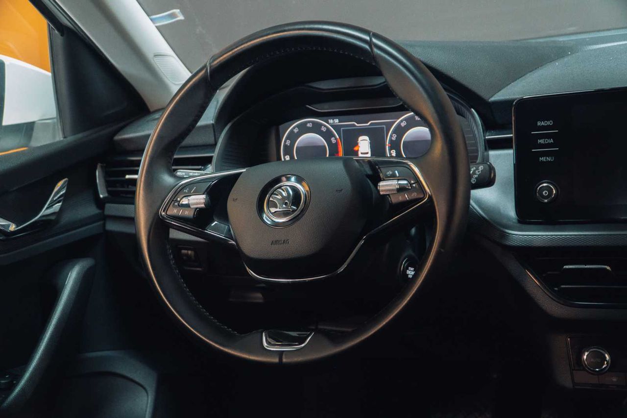 Skoda Kamiq 1.0 TSI 81kW (110CV) DSG Ambition  - Foto 24